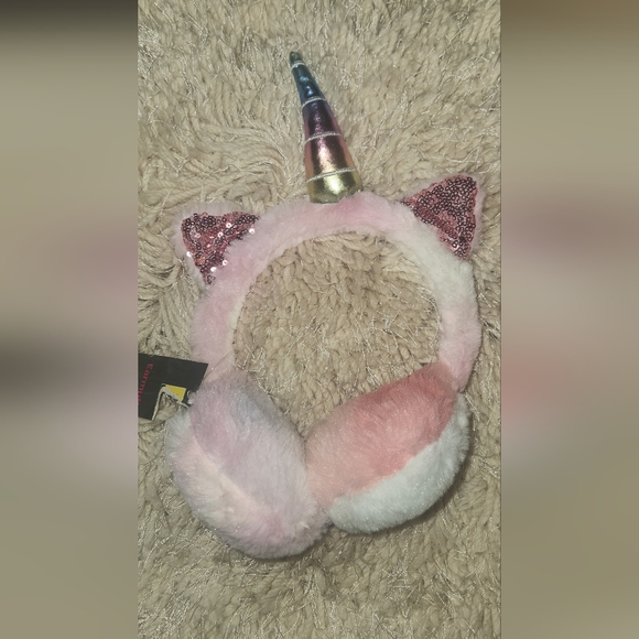 NWT GIRL UNICORN FLEECE PAJAMAS w/SOCKS, 2 HAT/GLOVE SETS & EARMUFFS (Size 6/6X) - Picture 2 of 4